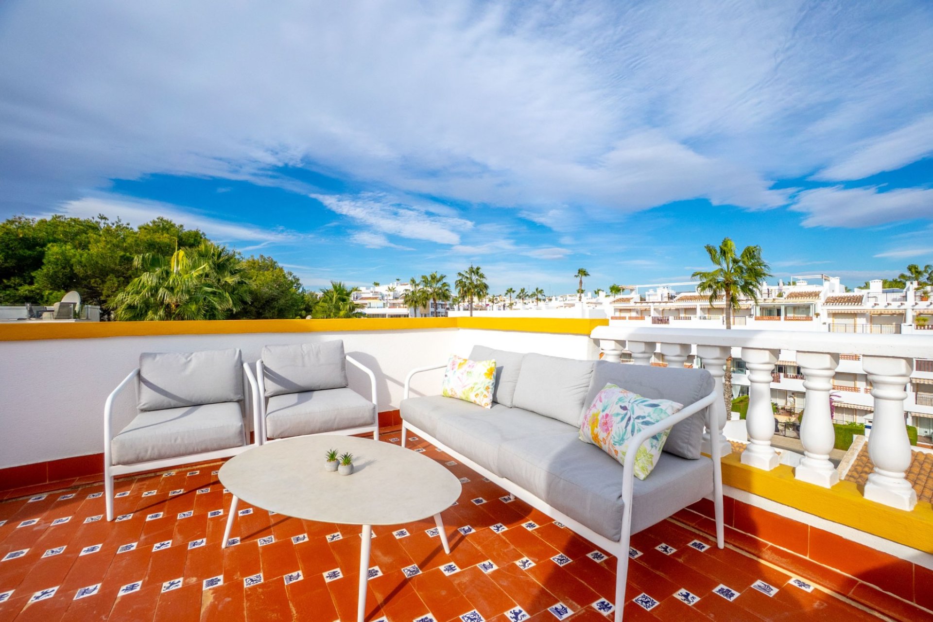 Resale - Villa -
Villamartín