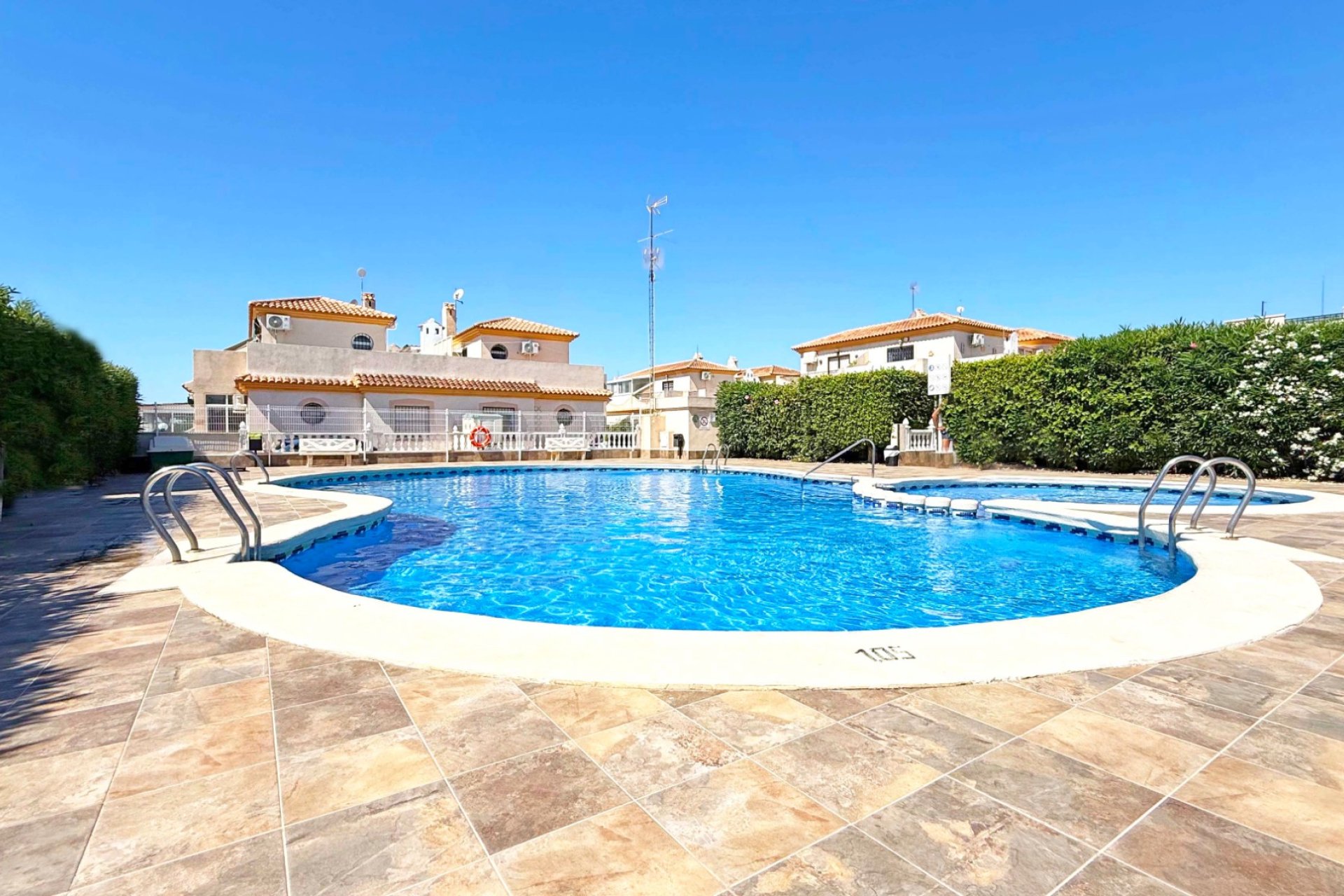 Reventa - Adosado -
Orihuela Costa - Playa Flamenca