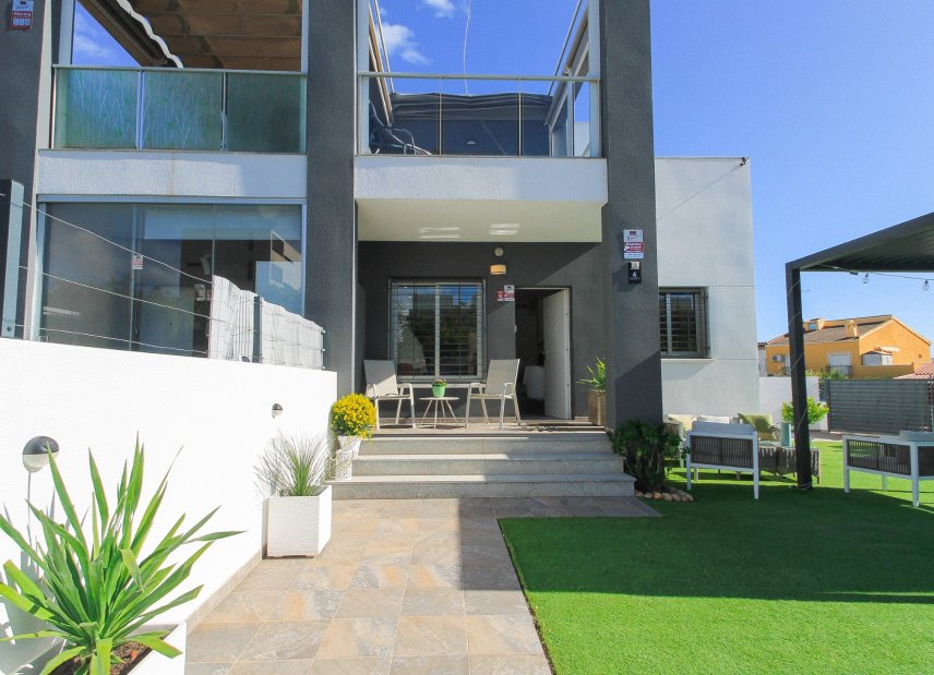 Reventa - Adosado -
Torrevieja - Aguas Nuevas