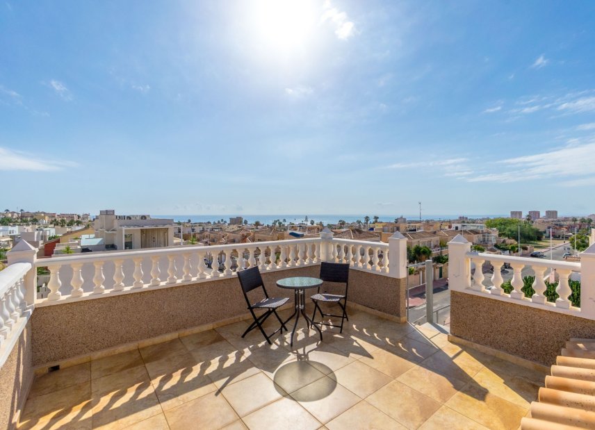 Reventa - Adosado -
Torrevieja