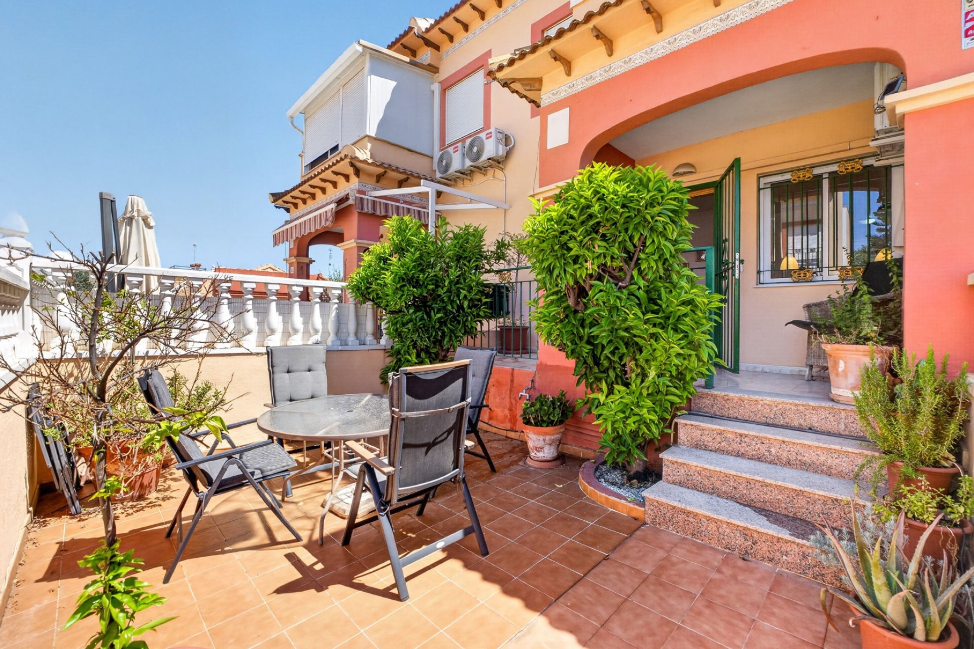 Reventa - Adosado -
Torrevieja