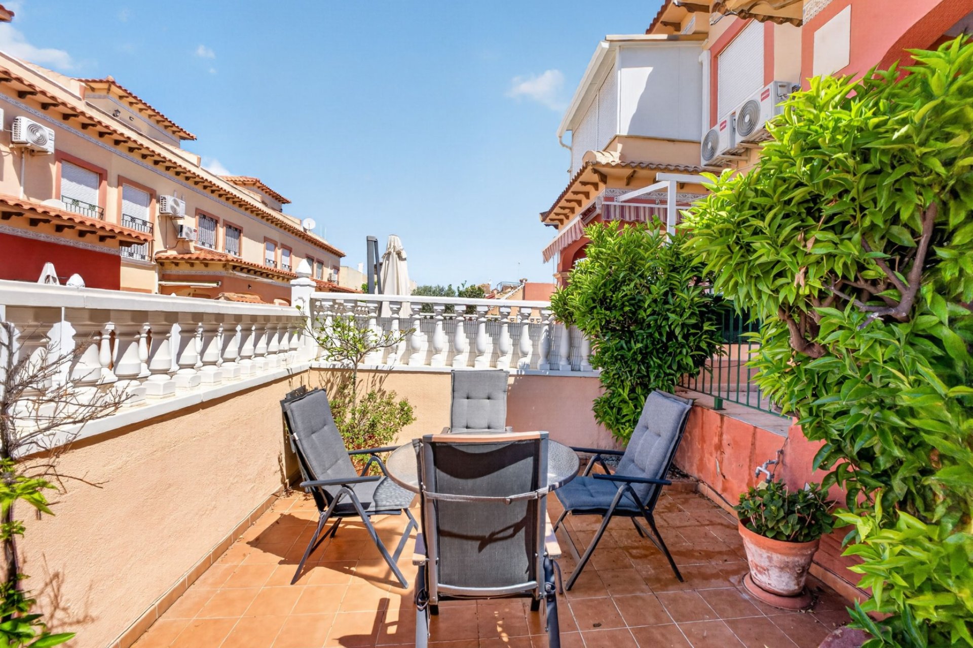 Reventa - Adosado -
Torrevieja