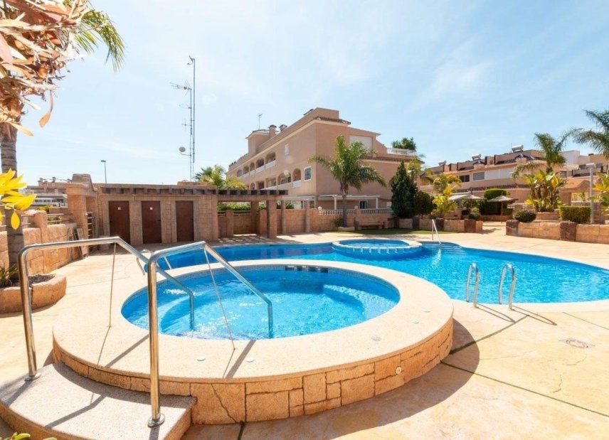 Reventa - Apartamento -
Orihuela Costa - Los Dolses