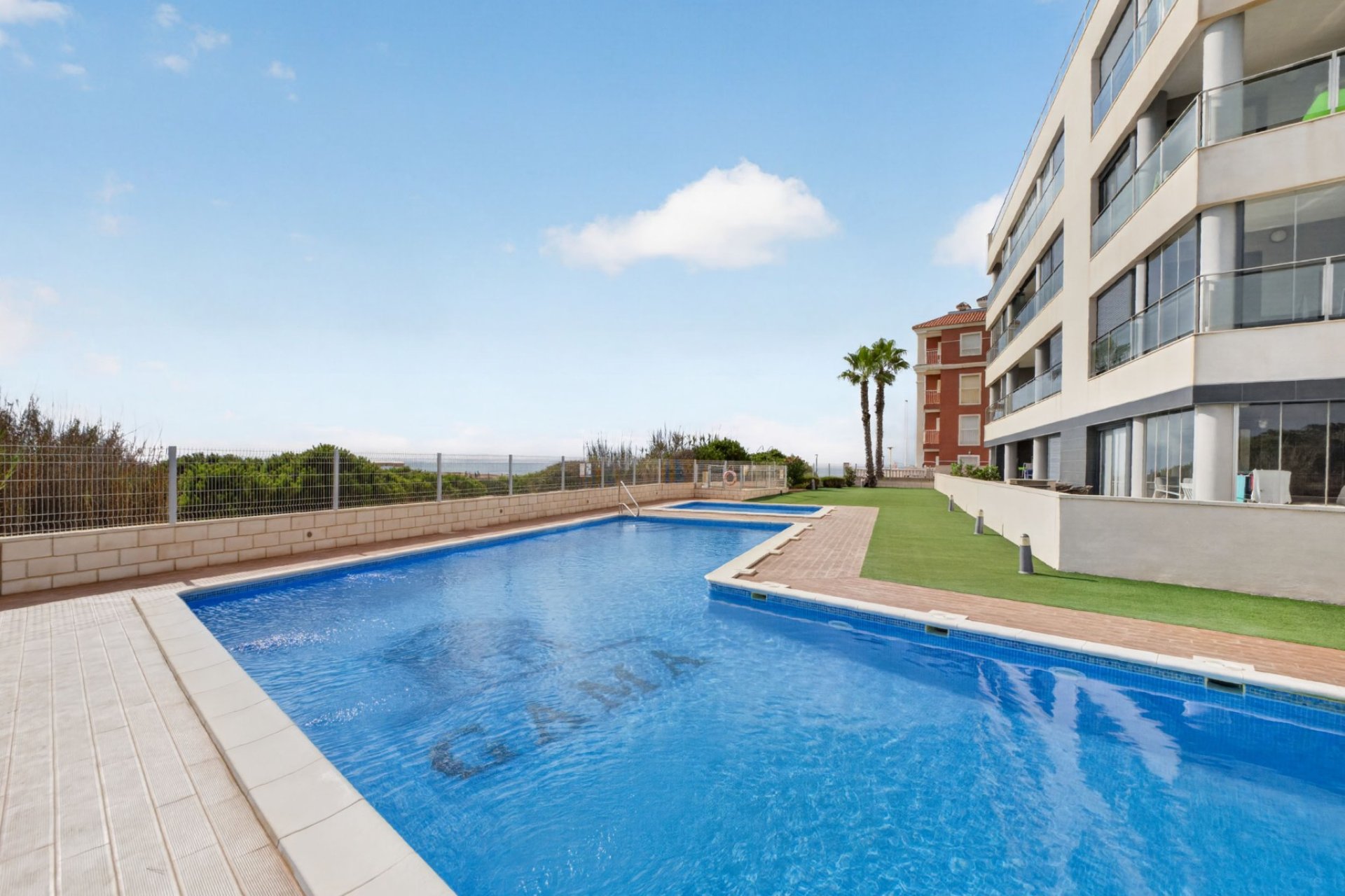 Reventa - Apartamento -
Torrevieja - La Mata