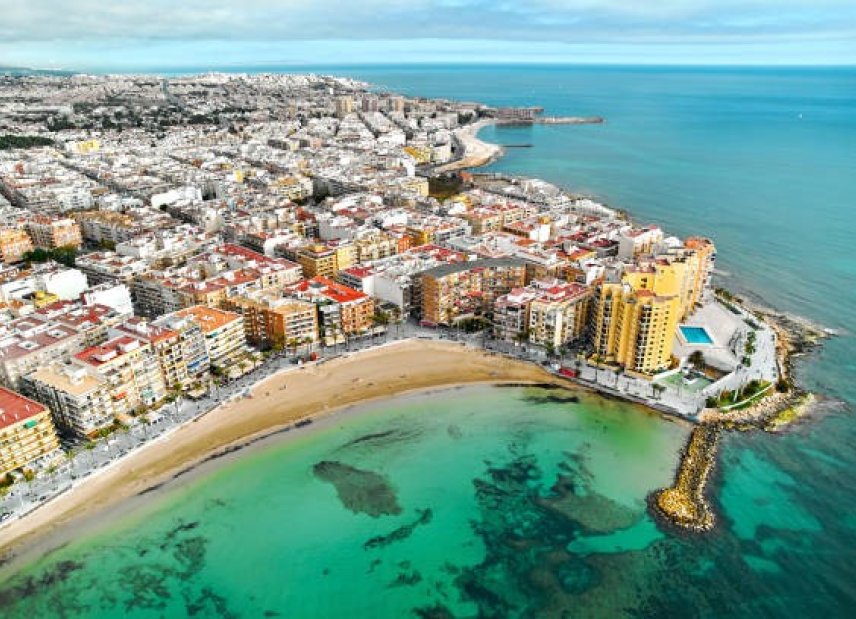 Reventa - Apartamento -
Torrevieja - Playa Los Locos
