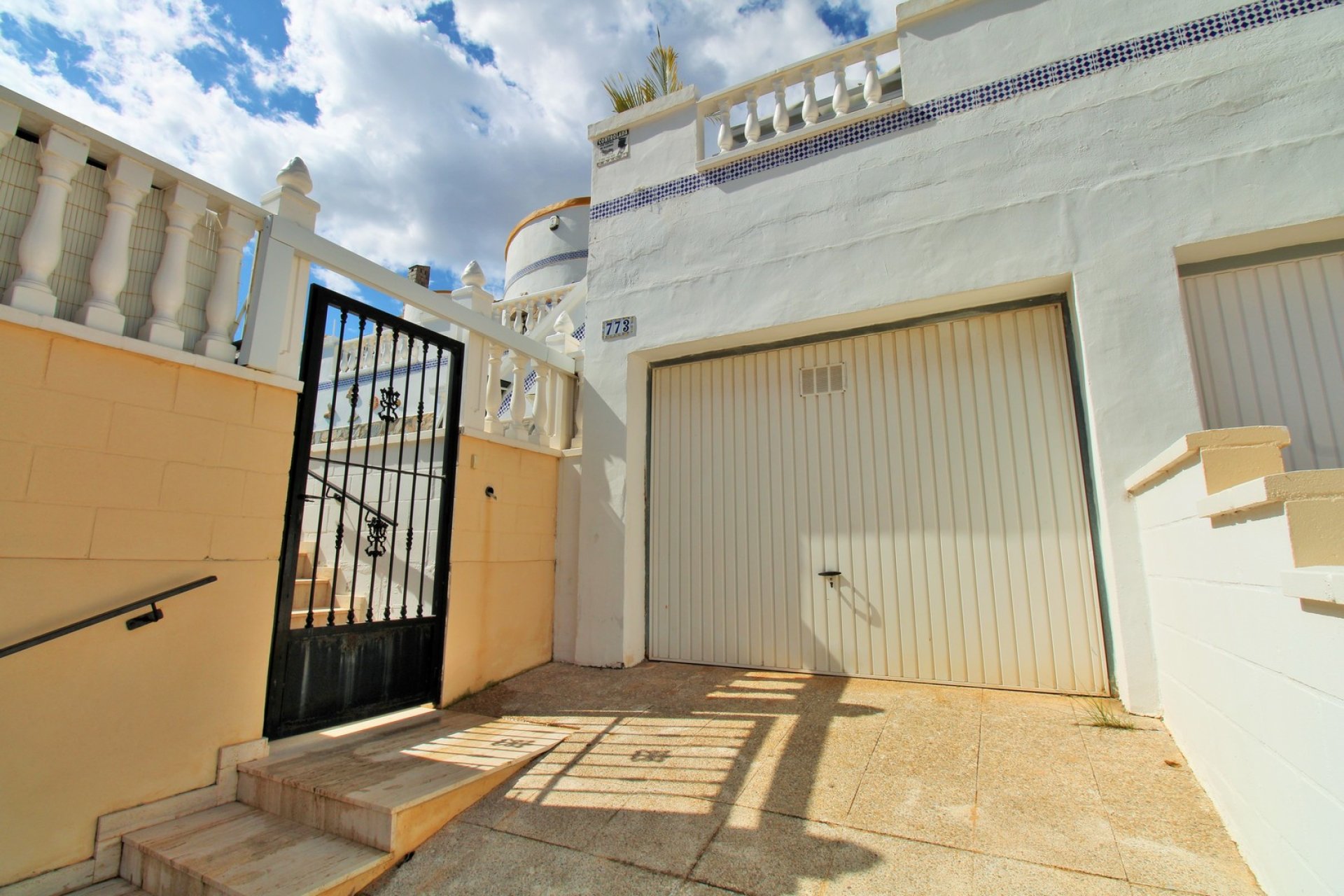 Reventa - Villa -
Villamartín - Los Dolses