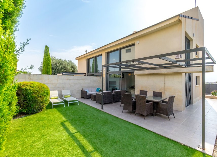 Reventa - Villa -
Villamartín - Los Dolses