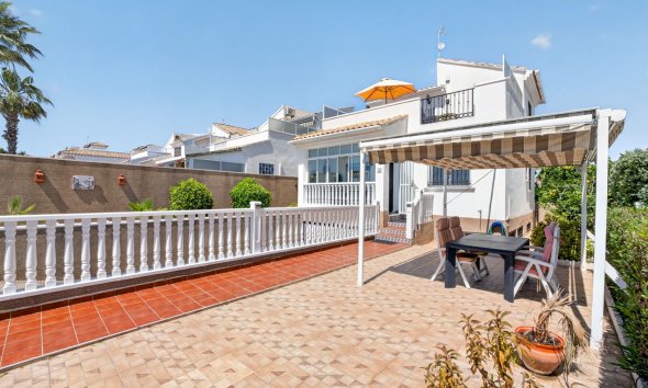 Villa - Reventa -
        Orihuela Costa - JE-2605V06