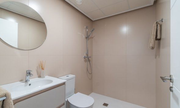 Obra nueva - Apartamento -
Playa Flamenca