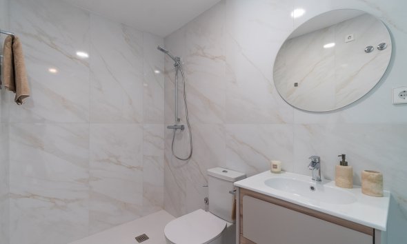 Obra nueva - Apartamento -
Playa Flamenca