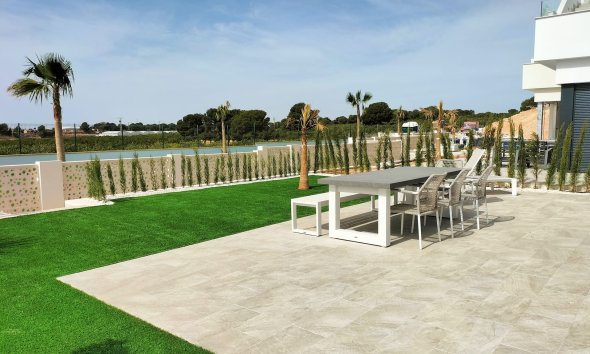 Obra nueva - Villa -
Pilar de la Horadada