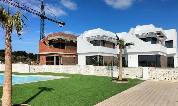 Obra nueva - Villa -
Pilar de la Horadada