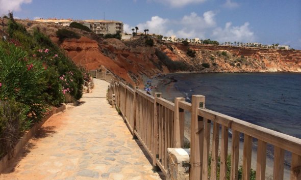 Obra nueva - Villa -
Orihuela Costa