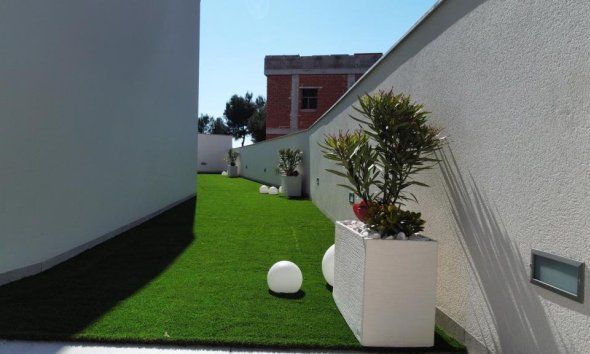 Obra nueva - Villa -
Orihuela Costa