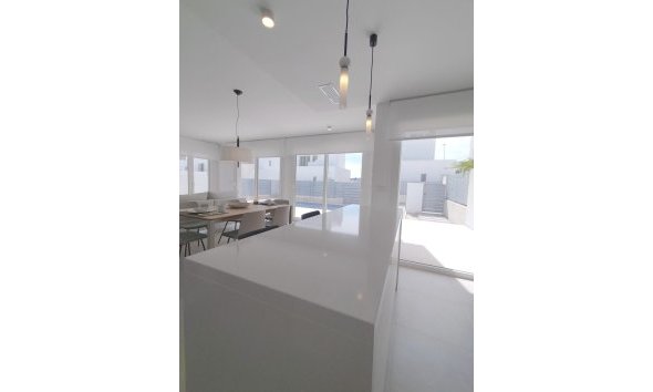 Obra nueva - Villa -
Entrenaranjos