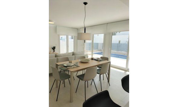 Obra nueva - Villa -
Entrenaranjos