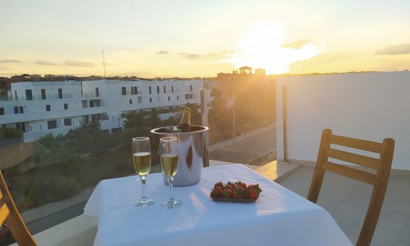 Obra nueva - Villa -
Orihuela Costa