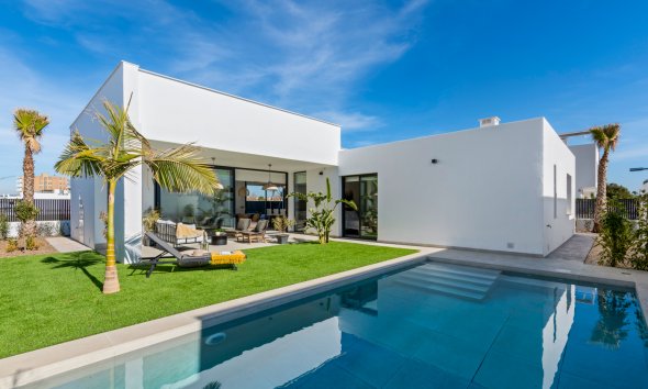 Obra nueva - Villa -
Islas Menores