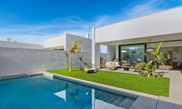 Obra nueva - Villa -
Islas Menores