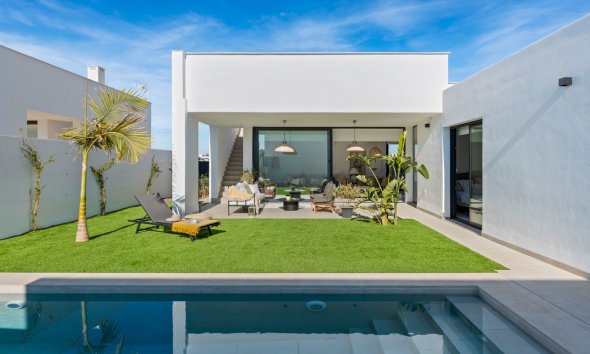 Obra nueva - Villa -
Islas Menores