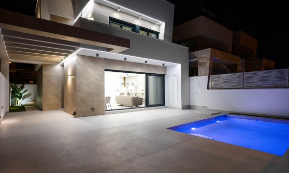 Obra nueva - Villa -
San Miguel de Salinas