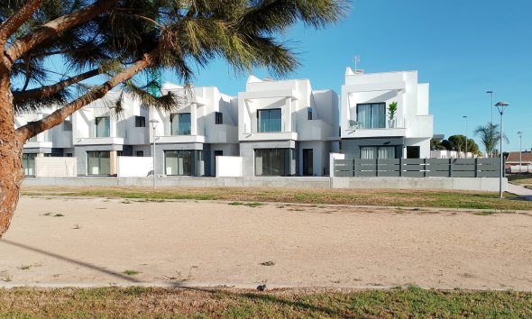 Obra nueva - Adosado -
San Javier