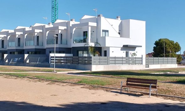Obra nueva - Adosado -
San Javier