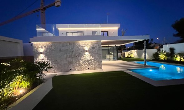 Obra nueva - Villa -
Orihuela Costa