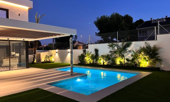 Obra nueva - Villa -
Orihuela Costa