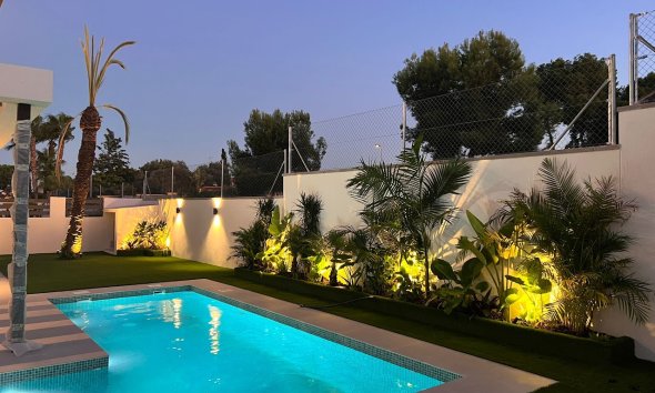 Obra nueva - Villa -
Orihuela Costa