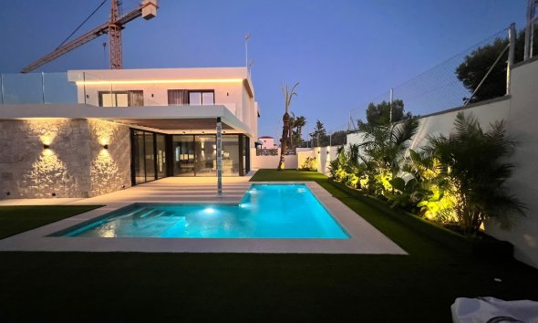 Obra nueva - Villa -
Orihuela Costa