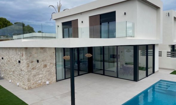 Obra nueva - Villa -
Orihuela Costa