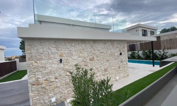 Obra nueva - Villa -
Orihuela Costa