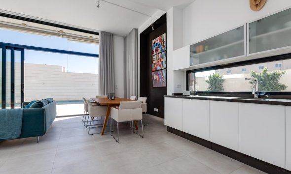 Obra nueva - Villa -
Pilar de la Horadada