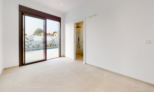 Obra nueva - Villa -
Los Alcázares