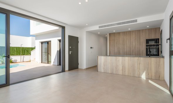 Obra nueva - Villa -
Los Alcázares