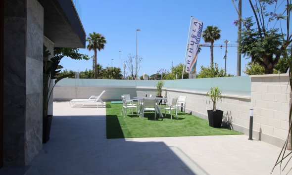 Obra nueva - Villa -
Pilar de la Horadada