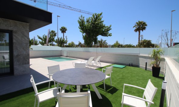 Obra nueva - Villa -
Pilar de la Horadada