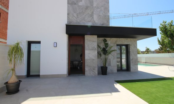 Obra nueva - Villa -
Pilar de la Horadada