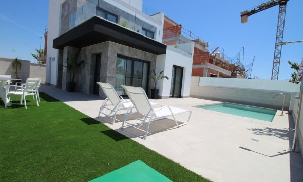 Obra nueva - Villa -
Pilar de la Horadada