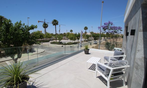 Obra nueva - Villa -
Pilar de la Horadada