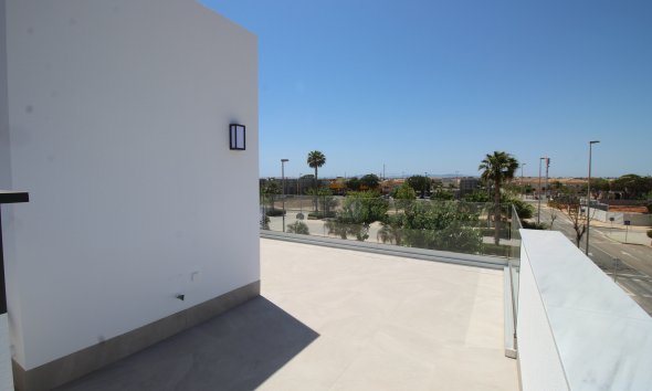 Obra nueva - Villa -
Pilar de la Horadada