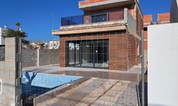 Nybyggeri - Villa -
Pilar de la Horadada