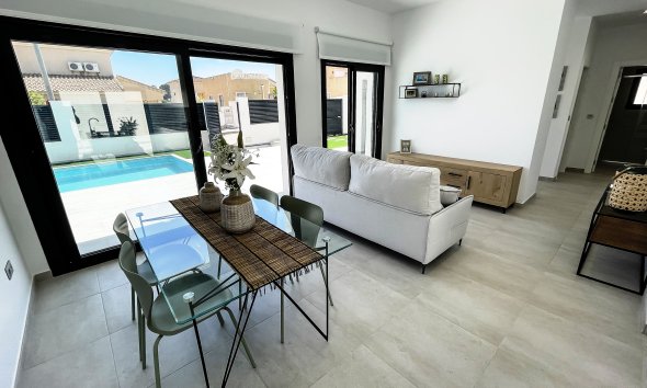 Obra nueva - Villa -
Pinar de Campoverde