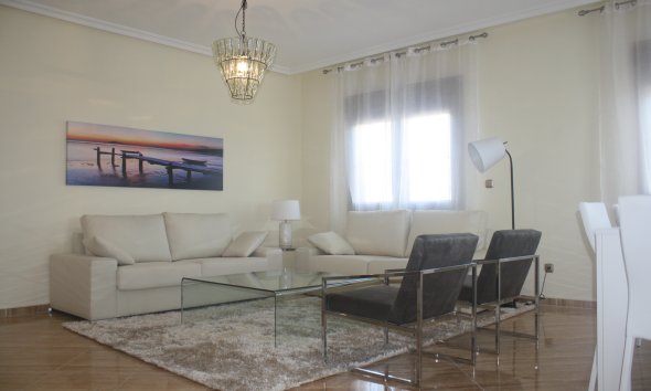 Obra nueva - Villa -
Torrevieja