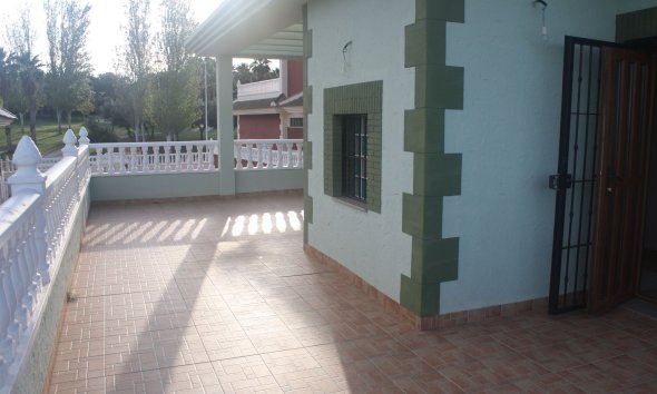 Obra nueva - Villa -
Torrevieja