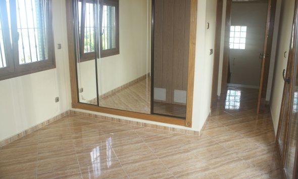Obra nueva - Villa -
Torrevieja