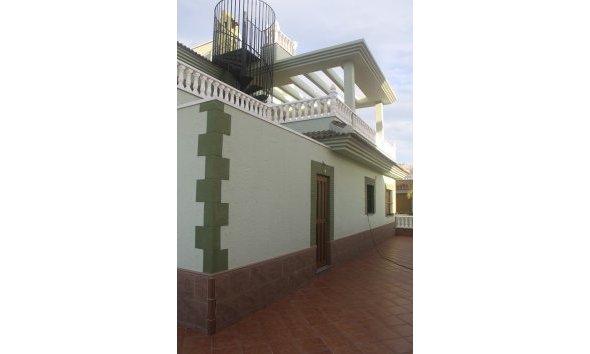 Obra nueva - Villa -
Torrevieja