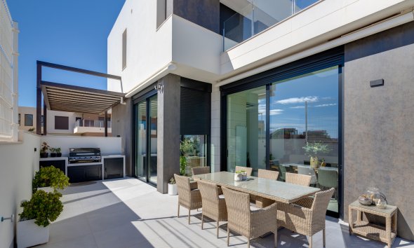 Obra nueva - Villa -
Pilar de la Horadada