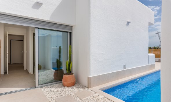 Obra nueva - Villa -
Los Alcázares